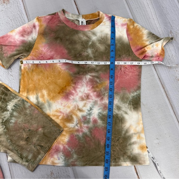 NWT Women’s Two-Piece Tie-Dye Lounge Set Short Sleeve Top & Pants SIZE MEDIUM - Picture 6 of 8
